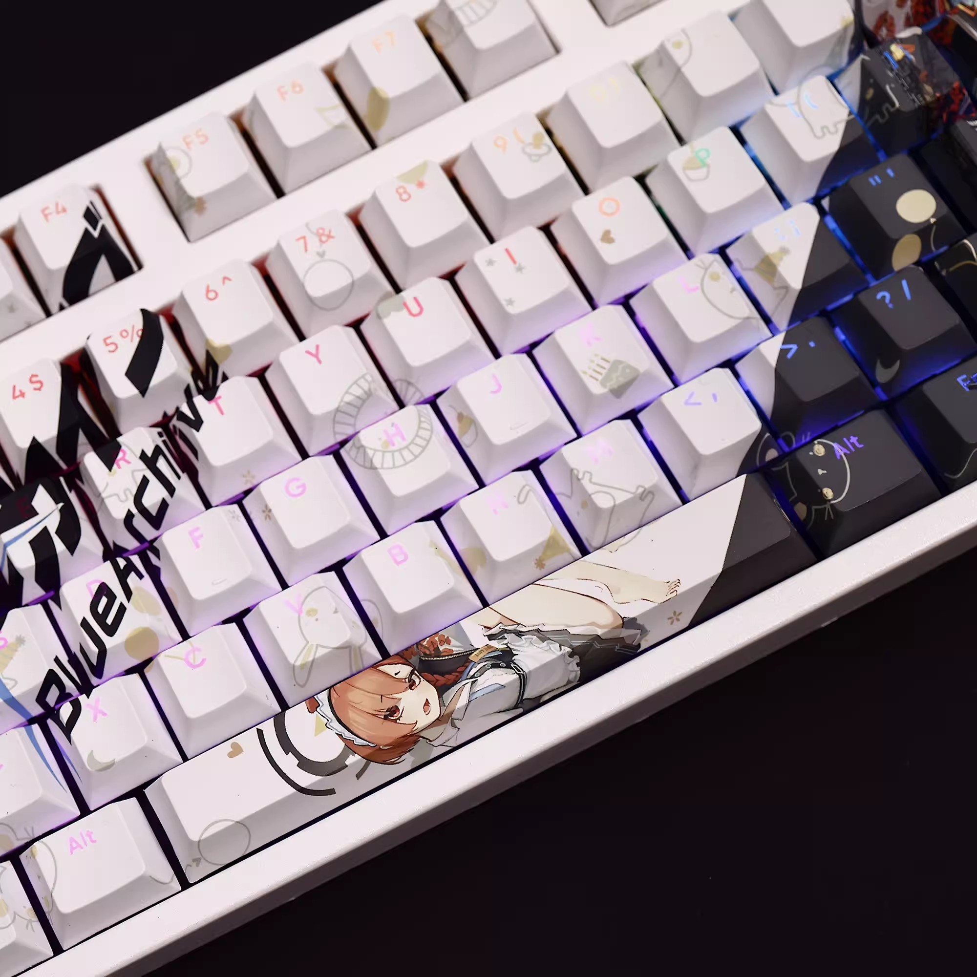 مفتاح مفتاح ميكامو يو من الأرش - مراجعة Gaming Accessories Aesthetic وسعره
